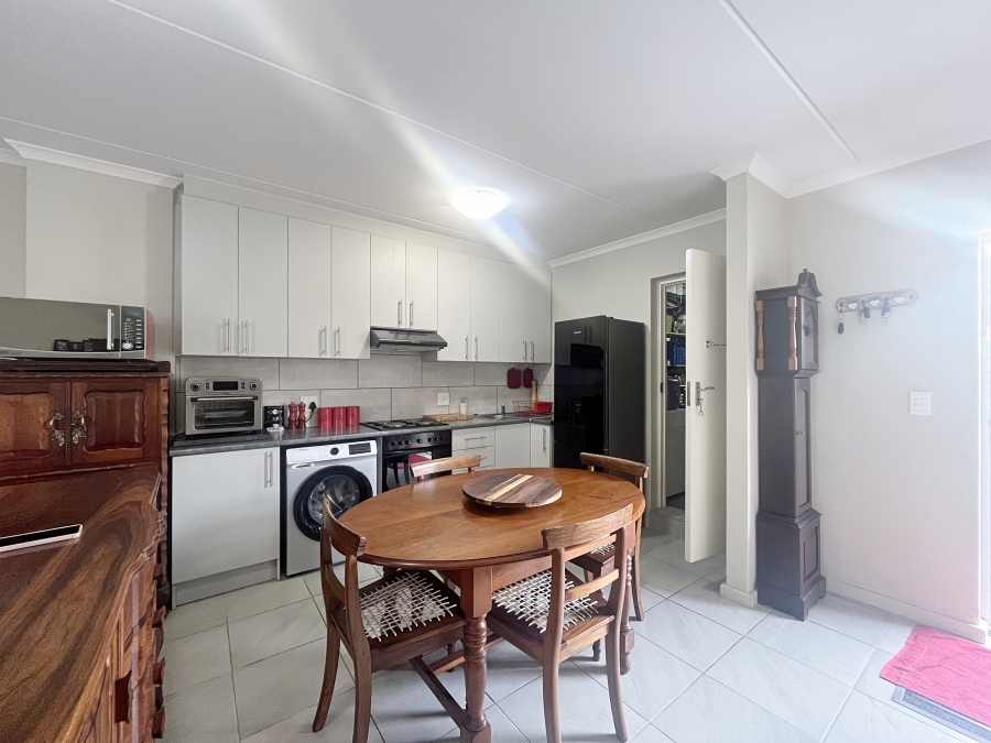 To Let 2 Bedroom Property for Rent in Brackenfell South Western Cape